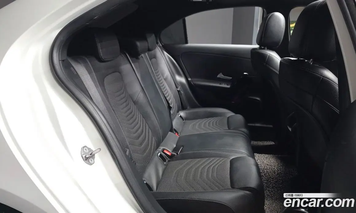 Mercedes-Benz A-Class 2020 2.0 автомат (гидро), фото 18