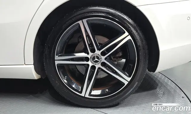 Mercedes-Benz A-Class 2020 2.0 автомат (гидро), миниатюра 5