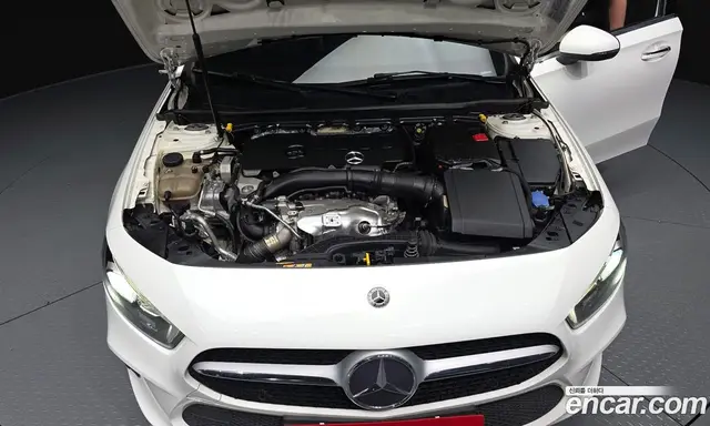 Mercedes-Benz A-Class 2020 2.0 автомат (гидро), миниатюра 6