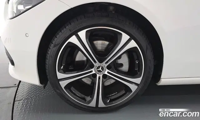 Mercedes-Benz C-Class 2023 2.0 автомат (гидро), миниатюра 4