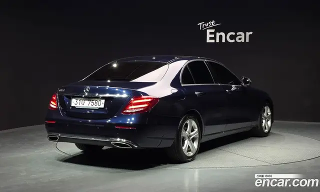 Mercedes-Benz E-Class 2018 2.0 автомат (гидро), миниатюра 2
