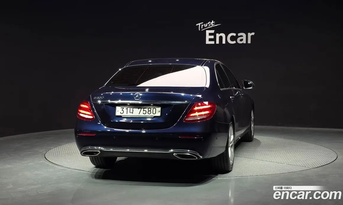 Mercedes-Benz E-Class 2018 2.0 автомат (гидро), фото 4