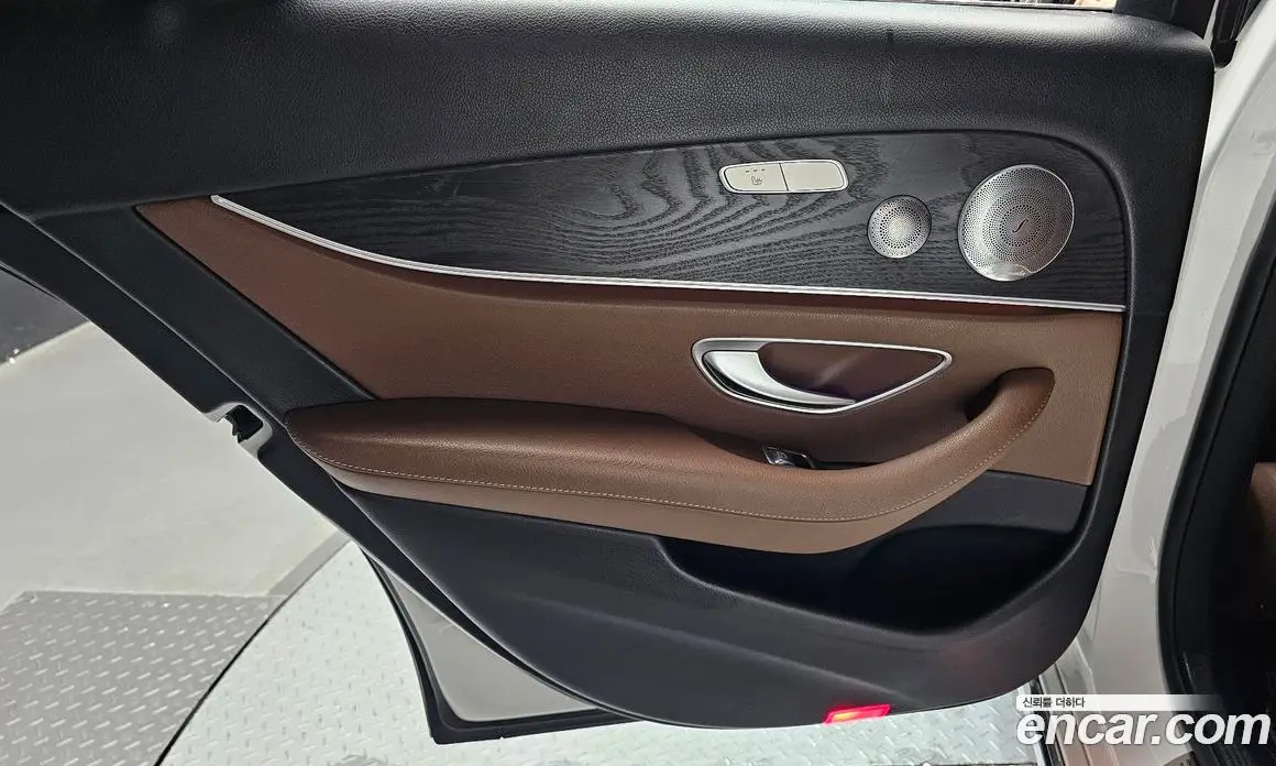 Mercedes-Benz E-Class 2018 2.0 автомат (гидро), фото 15