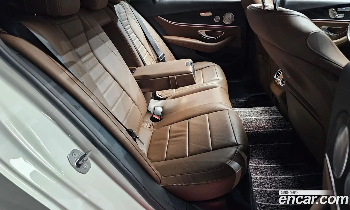 Mercedes-Benz E-Class 2018 2.0 автомат (гидро), фото 18