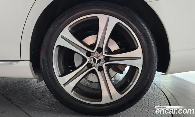 Mercedes-Benz E-Class 2018 2.0 автомат (гидро), миниатюра 7