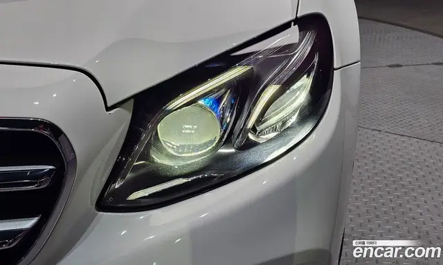 Mercedes-Benz E-Class 2018 2.0 автомат (гидро), миниатюра 8