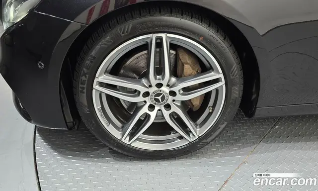 Mercedes-Benz E-Class 2019 2.0 автомат (гидро), миниатюра 5