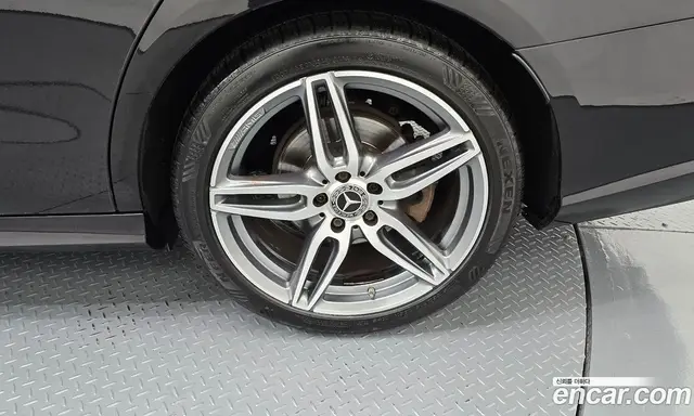 Mercedes-Benz E-Class 2019 2.0 автомат (гидро), миниатюра 7