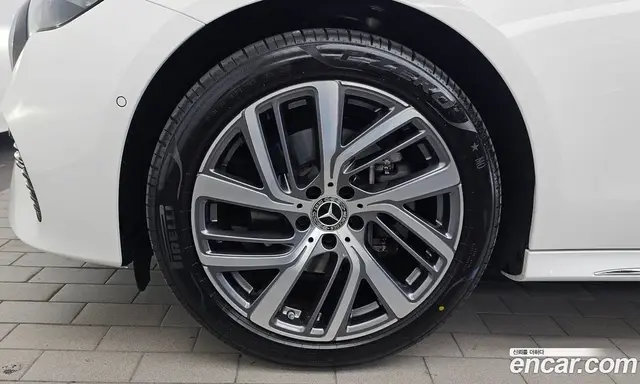 Mercedes-Benz E-Class 2024 2.0 автомат (гидро), миниатюра 5 Mercedes-Benz E-Class 2024 2.0 автомат (гидро), миниатюра 5