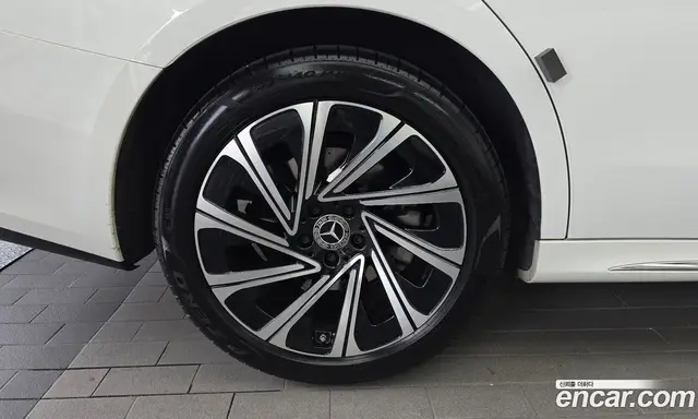 Mercedes-Benz E-Class 2024 2.0 автомат (гидро), миниатюра 5
