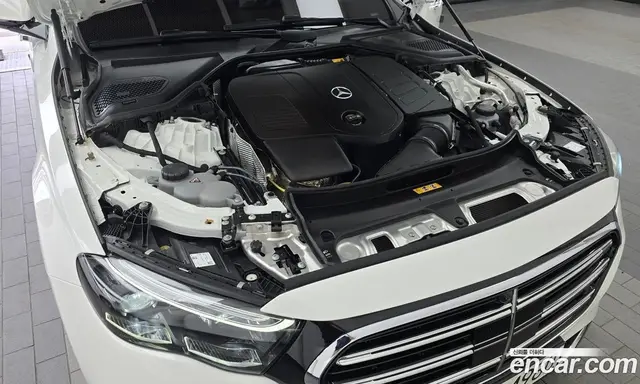 Mercedes-Benz E-Class 2024 2.0 автомат (гидро), миниатюра 6