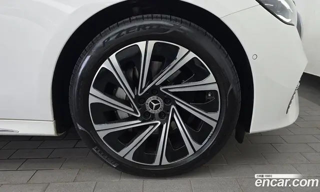 Mercedes-Benz E-Class 2024 2.0 автомат (гидро), миниатюра 7