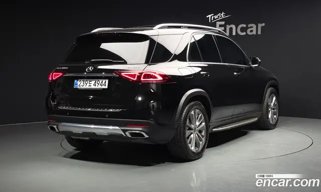 Mercedes-Benz GLE-Class 2023 2.0 автомат (гидро), миниатюра 2