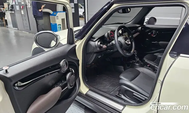 Mini Cooper 2017 1.5 автомат (гидро), миниатюра 10