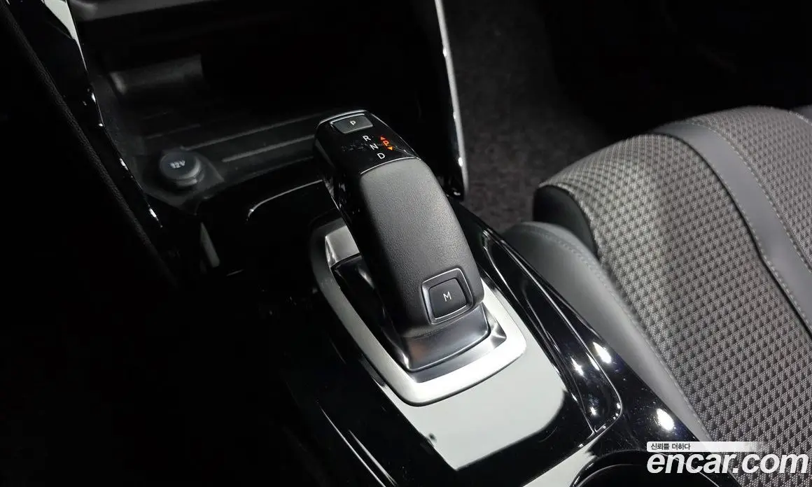 Peugeot 2008 2021 1.5 автомат (гидро), фото 12