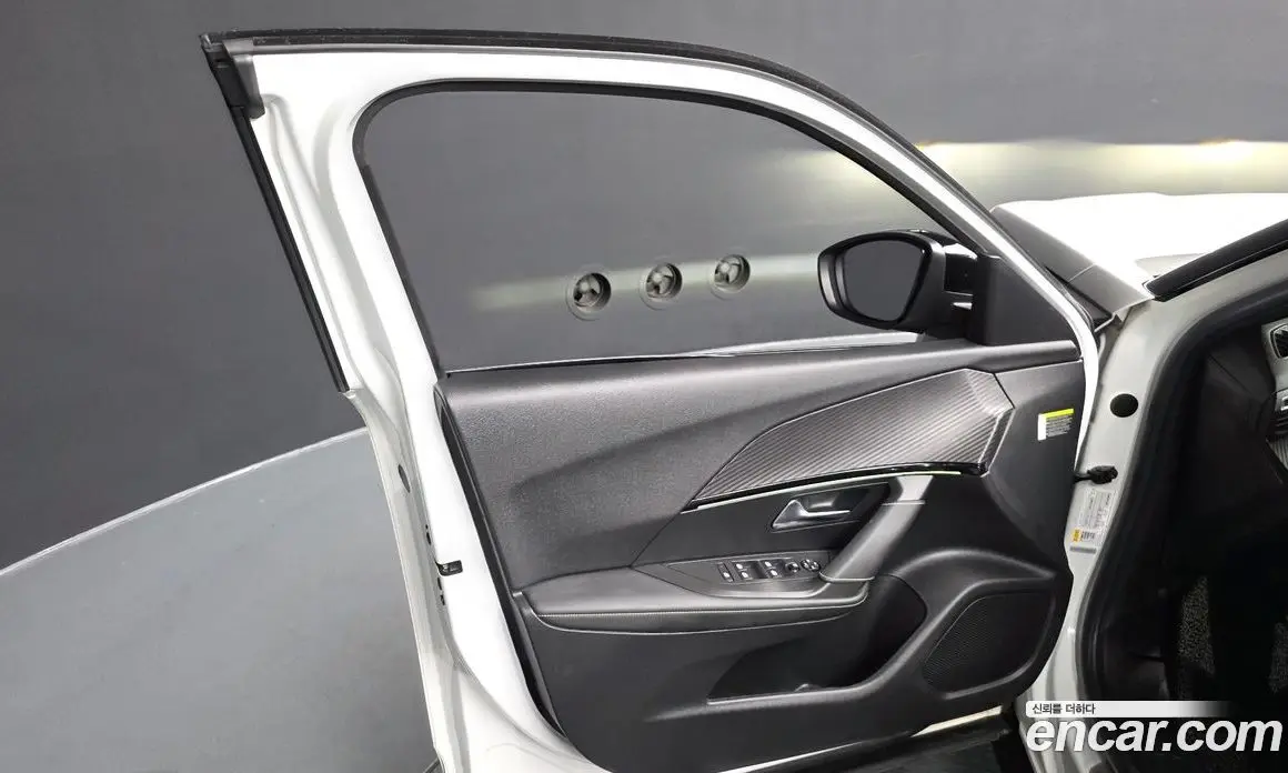 Peugeot 2008 2021 1.5 автомат (гидро), фото 14