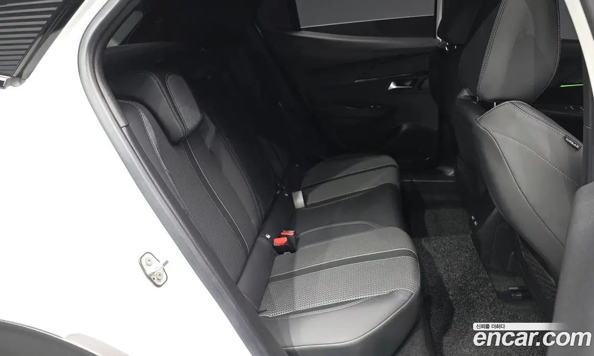 Peugeot 2008 2021 1.5 автомат (гидро), фото 18