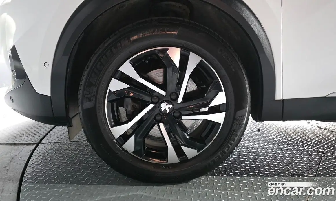 Peugeot 2008 2021 1.5 автомат (гидро), фото 5