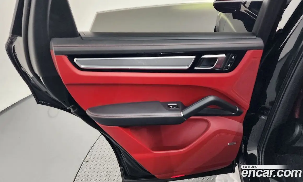 Porsche Cayenne 2023 3.0 автомат (гидро), фото 15