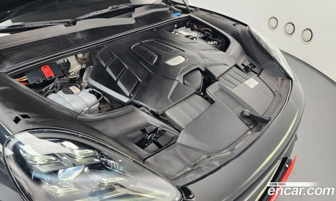 Porsche Cayenne 2023 3.0 автомат (гидро), фото 6