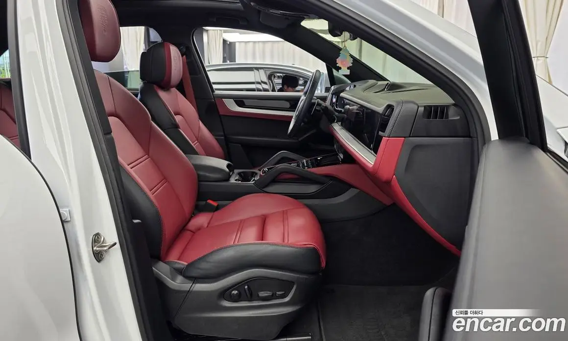 Porsche Cayenne 2024 3.0 автомат (гидро), фото 11