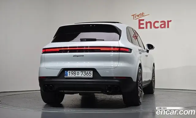 Porsche Cayenne 2024 3.0 автомат (гидро), миниатюра 4