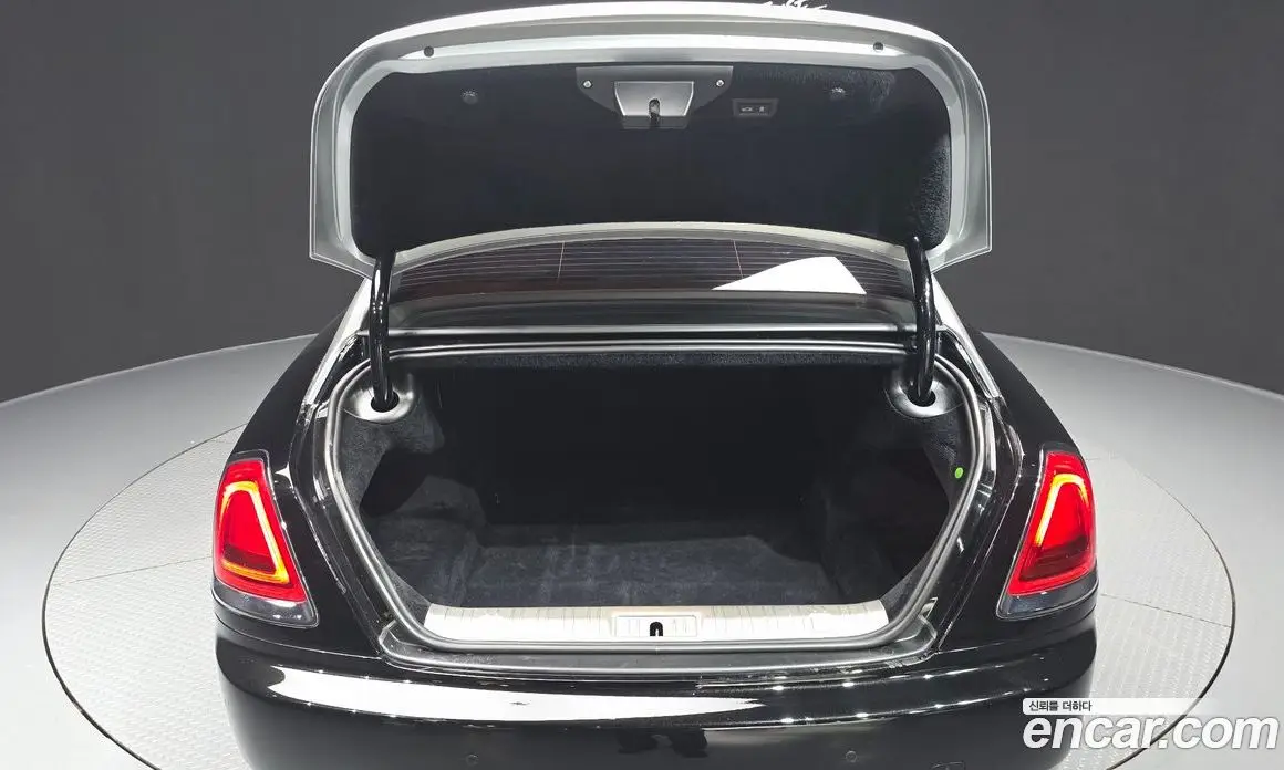 Rolls-Royce Wraith 2016 6.6 автомат (гидро), фото 20 Rolls-Royce Wraith 2016 6.6 автомат (гидро), фото 20