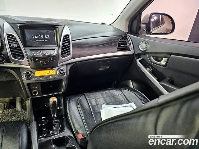 SsangYong Korando 2014 2.0 автомат (гидро), миниатюра 10