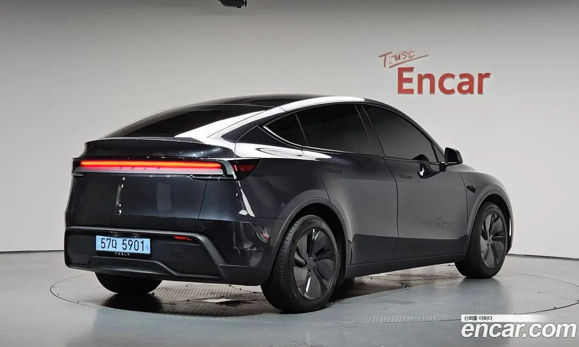 Tesla Model Y 2025 0.2 автомат (гидро), фото 1 Tesla Model Y 2025 0.2 автомат (гидро), фото 1