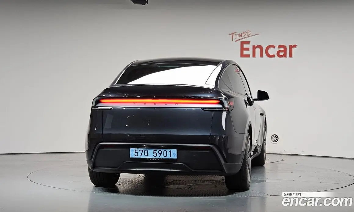 Tesla Model Y 2025 0.2 автомат (гидро), фото 3 Tesla Model Y 2025 0.2 автомат (гидро), фото 3
