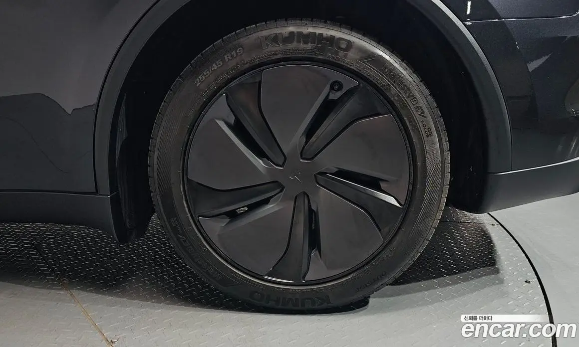 Tesla Model Y 2025 0.2 автомат (гидро), фото 6 Tesla Model Y 2025 0.2 автомат (гидро), фото 6