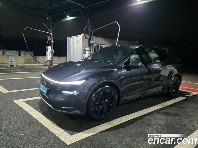 Tesla Model Y 2025 0.1 автомат (гидро), миниатюра 1 Tesla Model Y 2025 0.1 автомат (гидро), миниатюра 1