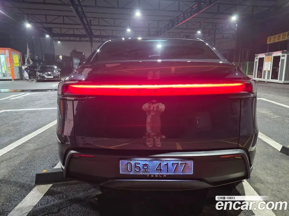 Tesla Model Y 2025 0.1 автомат (гидро), фото 3 Tesla Model Y 2025 0.1 автомат (гидро), фото 3