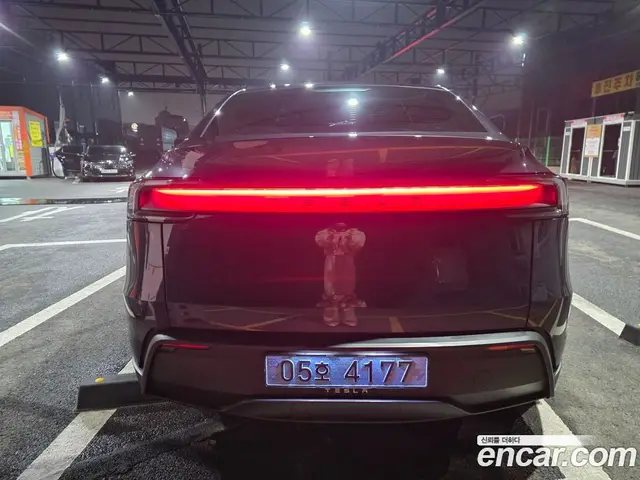 Tesla Model Y 2025 0.1 автомат (гидро), миниатюра 3 Tesla Model Y 2025 0.1 автомат (гидро), миниатюра 3