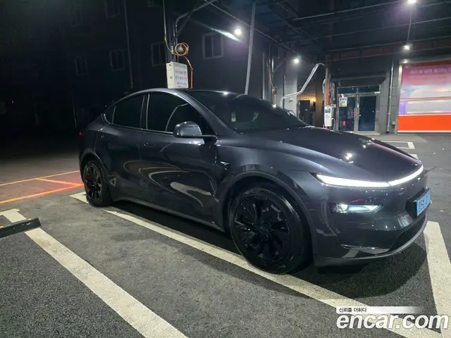 Tesla Model Y 2025 0.1 автомат (гидро), миниатюра 4 Tesla Model Y 2025 0.1 автомат (гидро), миниатюра 4