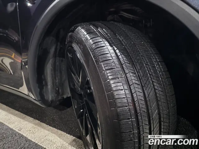 Tesla Model Y 2025 0.1 автомат (гидро), миниатюра 5 Tesla Model Y 2025 0.1 автомат (гидро), миниатюра 5