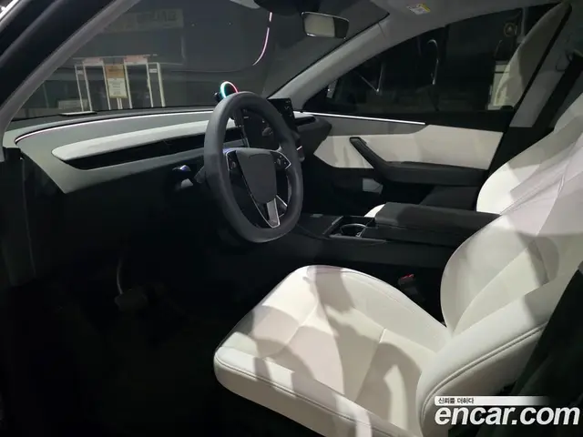 Tesla Model Y 2025 0.1 автомат (гидро), миниатюра 6 Tesla Model Y 2025 0.1 автомат (гидро), миниатюра 6