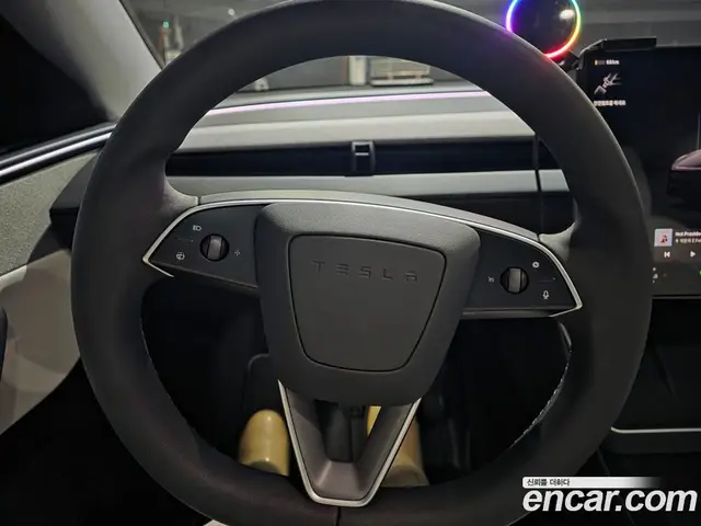 Tesla Model Y 2025 0.1 автомат (гидро), миниатюра 10 Tesla Model Y 2025 0.1 автомат (гидро), миниатюра 10