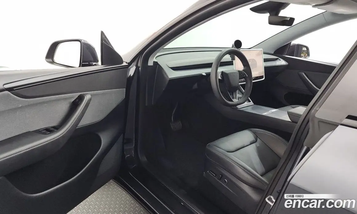 Tesla Model Y 2025 0.2 автомат (гидро), фото 13 Tesla Model Y 2025 0.2 автомат (гидро), фото 13
