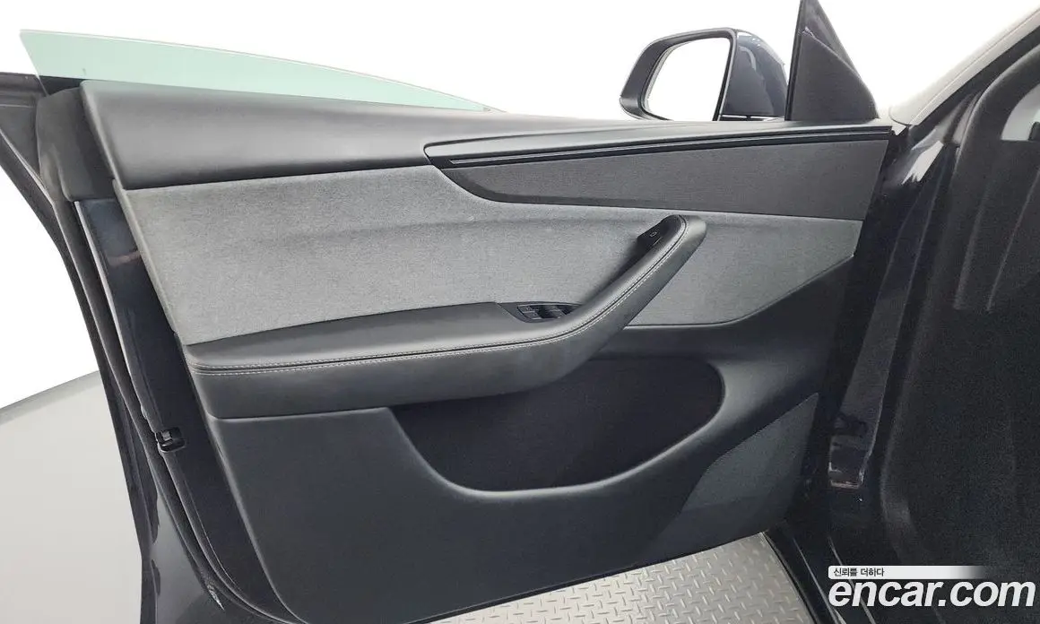 Tesla Model Y 2025 0.2 автомат (гидро), фото 14 Tesla Model Y 2025 0.2 автомат (гидро), фото 14