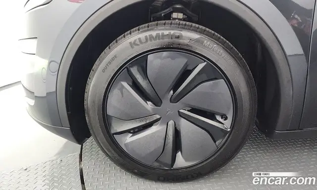 Tesla Model Y 2025 0.2 автомат (гидро), миниатюра 5 Tesla Model Y 2025 0.2 автомат (гидро), миниатюра 5