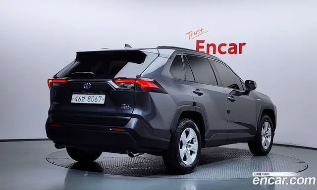 Toyota RAV4 2019 2.5 автомат (гидро), миниатюра 2