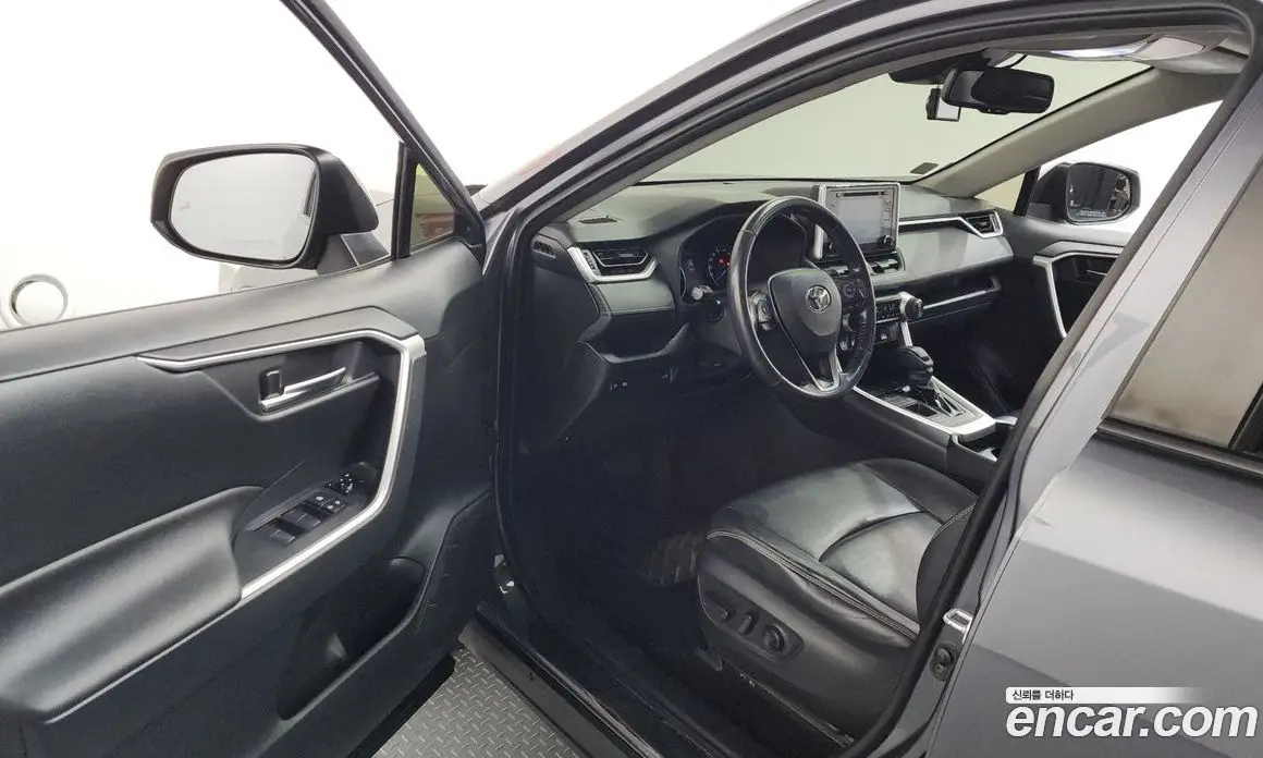 Toyota RAV4 2019 2.5 автомат (гидро), фото 13