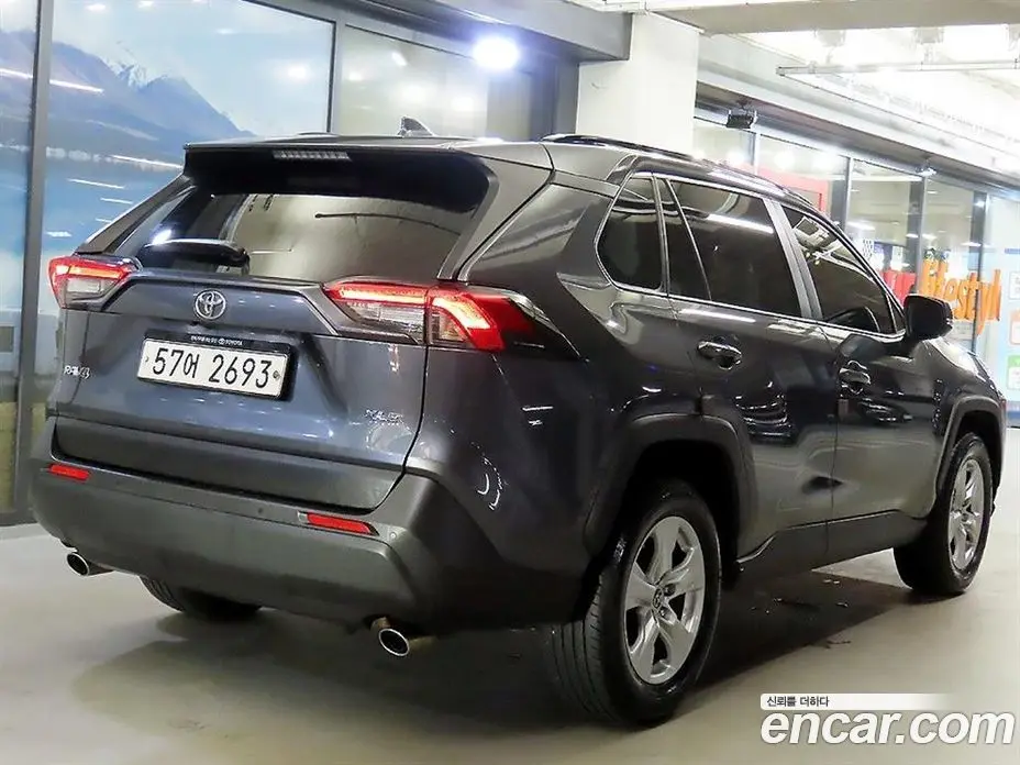 Toyota RAV4 2019 2.5 автомат (гидро), фото 2 Toyota RAV4 2019 2.5 автомат (гидро), фото 2