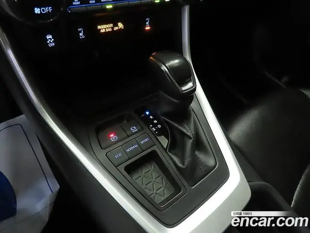 Toyota RAV4 2019 2.5 автомат (гидро), миниатюра 12
