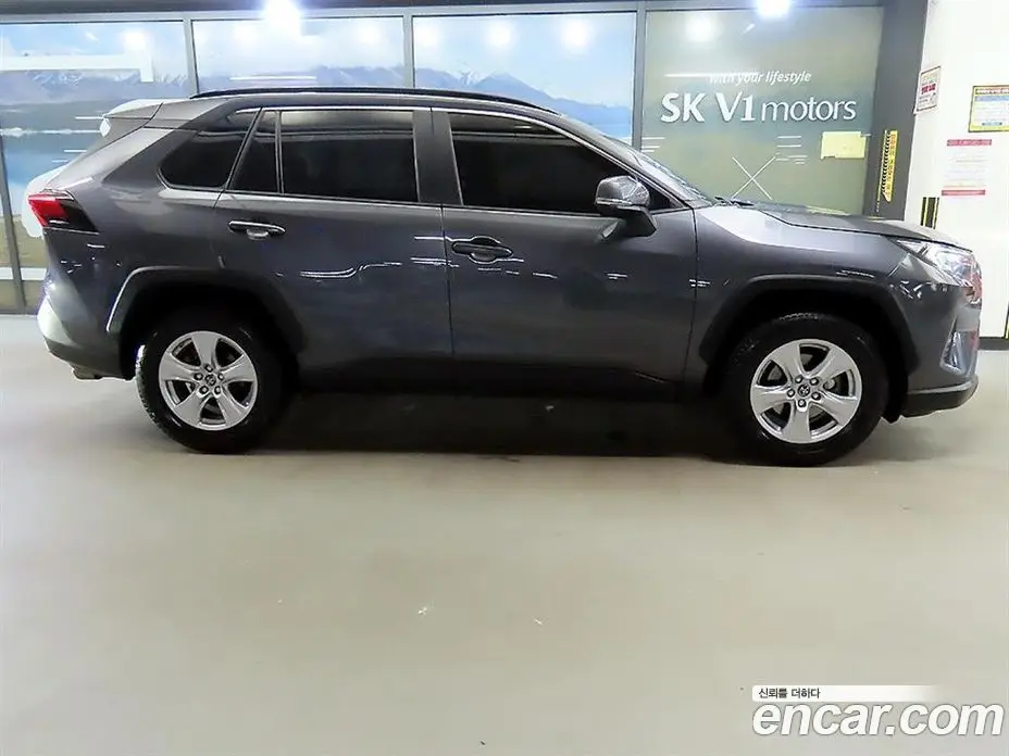 Toyota RAV4 2019 2.5 автомат (гидро), фото 5 Toyota RAV4 2019 2.5 автомат (гидро), фото 5