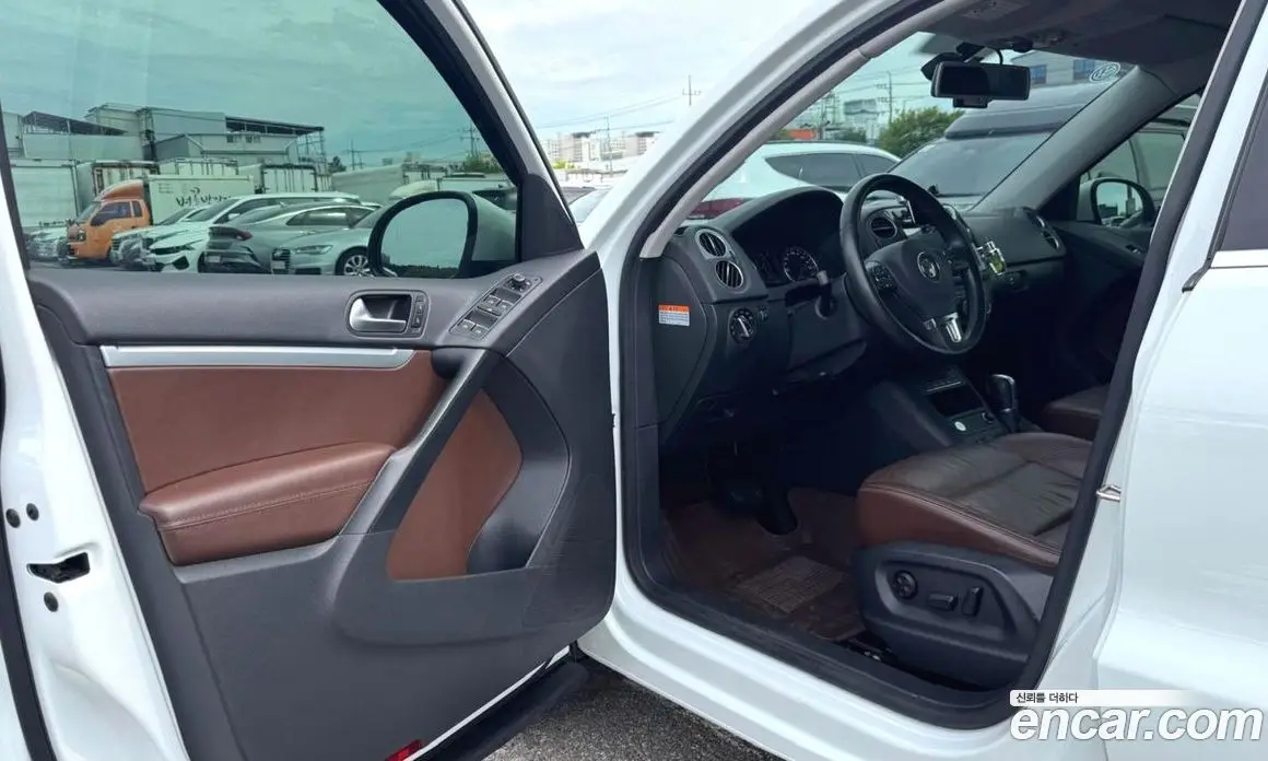 Volkswagen Tiguan 2016 2.0 автомат (гидро), фото 13