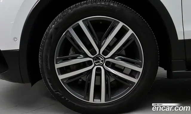 Volkswagen Tiguan 2023 2.0 автомат (гидро), миниатюра 5
