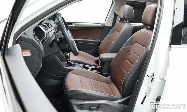 Volkswagen Tiguan 2023 2.0 автомат (гидро), миниатюра 9