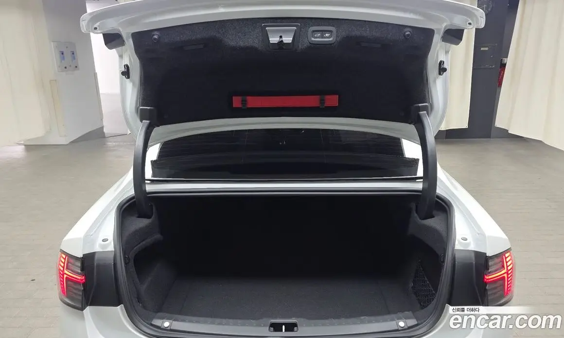 Volvo S90 2025 2.0 автомат (гидро), фото 26
